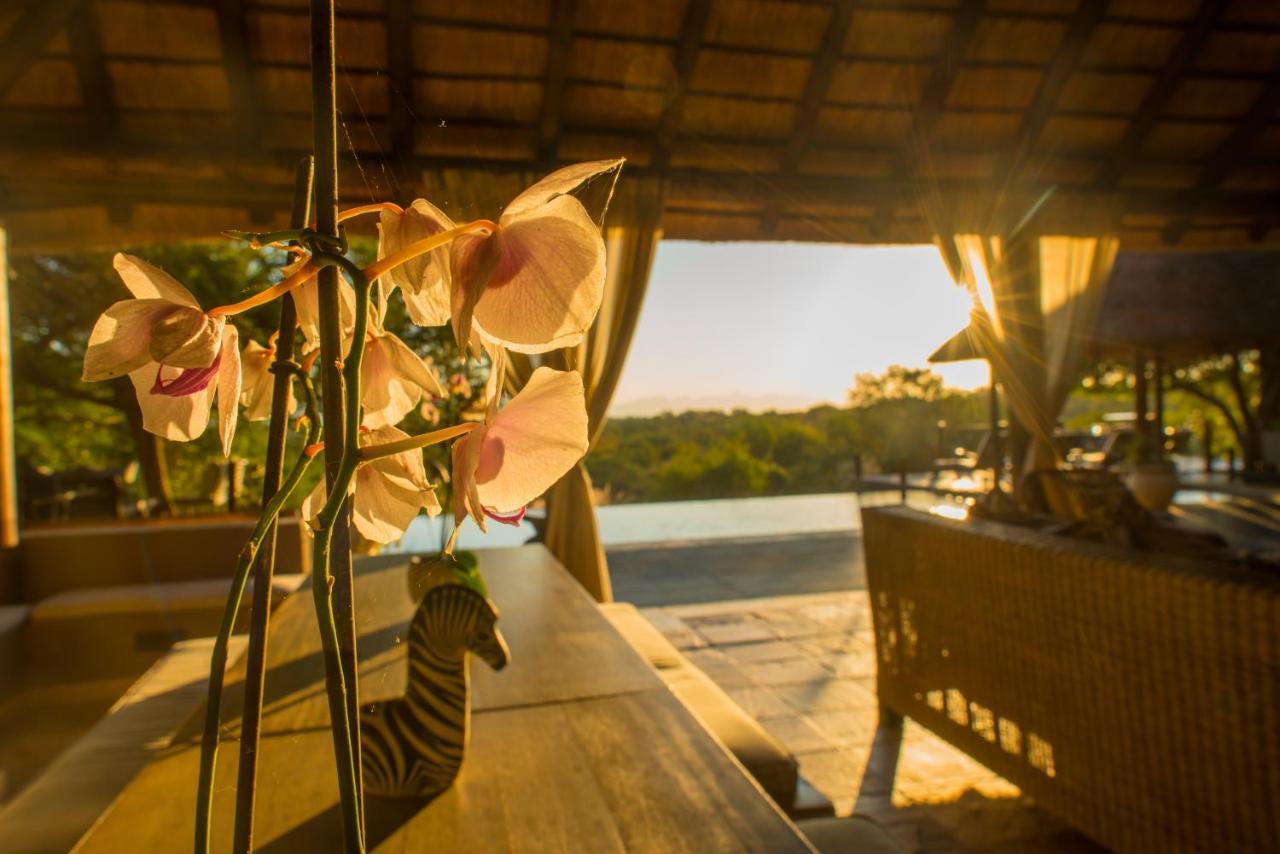 Khaya Ndlovu Safari Manor Villa Hoedspruit Buitenkant foto