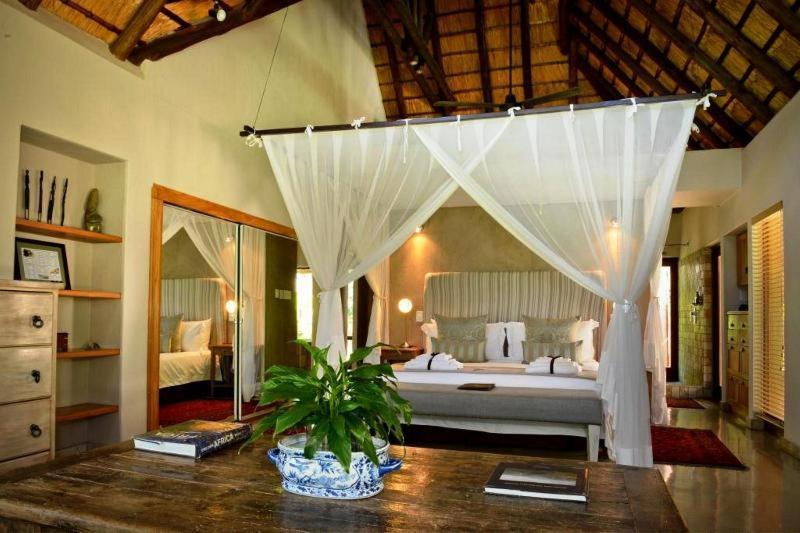 Khaya Ndlovu Safari Manor Villa Hoedspruit Kamer foto