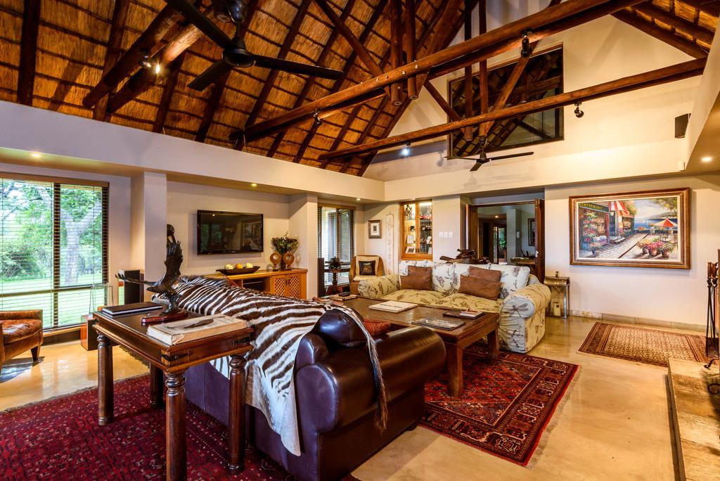 Khaya Ndlovu Safari Manor Villa Hoedspruit Buitenkant foto
